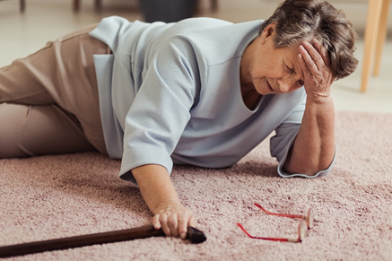 Head injured elderly woman fall